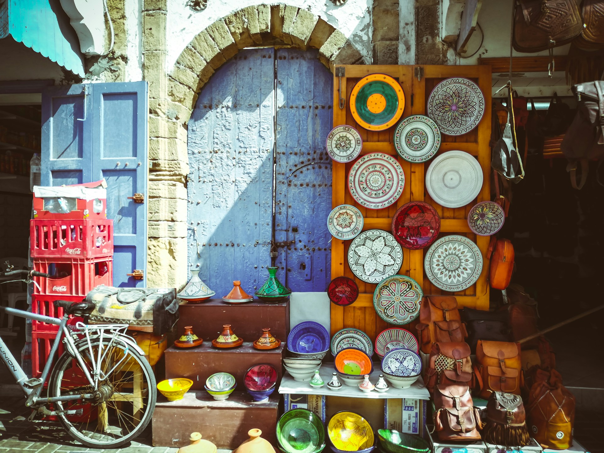 Depuis Marrakech : Excursion d’une journée à Essaouira – Médina, plage, port & coopérative d’argan